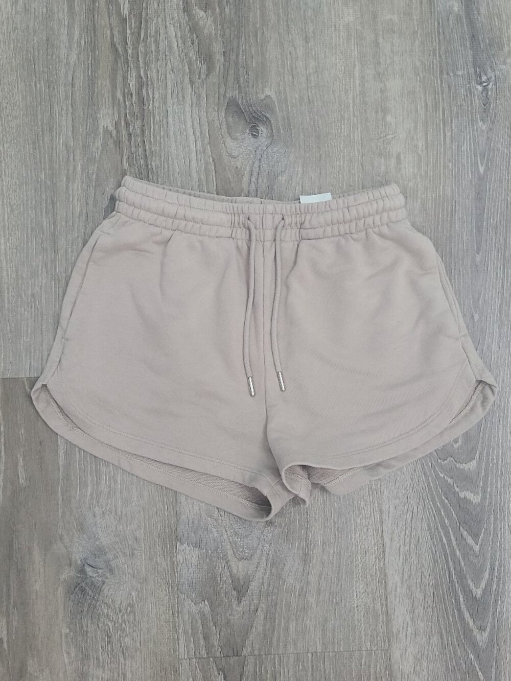 H&M High Waisted Fleece Sweat Shorts Taupe Beige Dolphin Hem Lounge - Size Small
